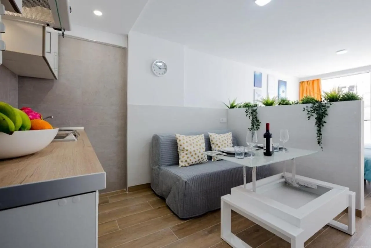 319 Modern Accommodation,Sea View, Wi Fi And Pool 플라야데라스아메리카스 0*,