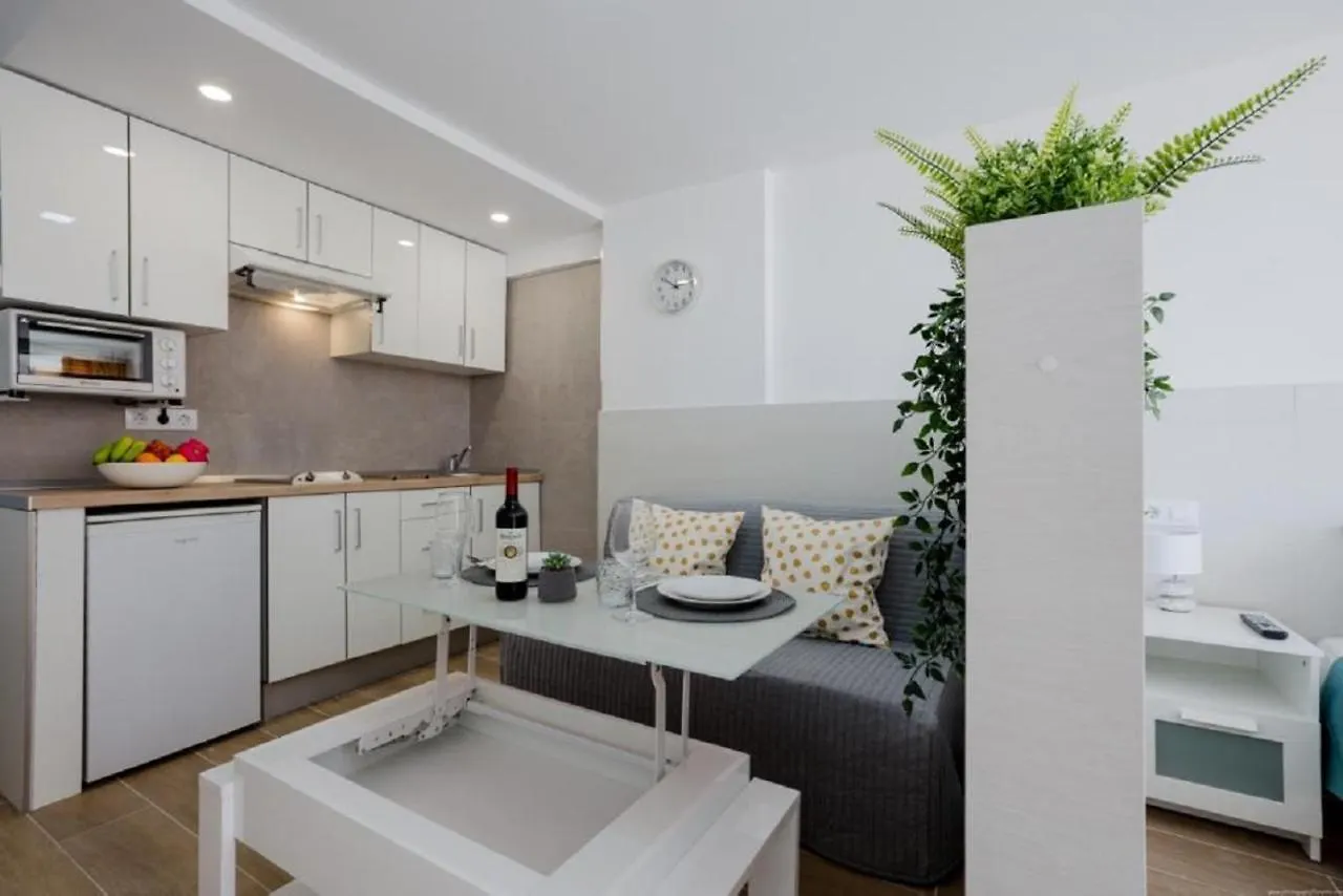 319 Modern Accommodation,Sea View, Wi Fi And Pool 플라야데라스아메리카스 아파트
