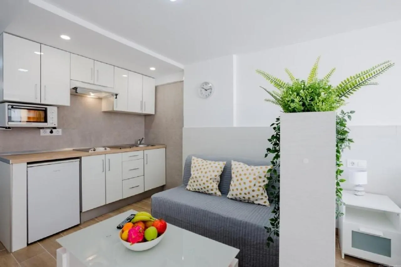 319 Modern Accommodation,Sea View, Wi Fi And Pool 플라야데라스아메리카스 0*,  스페인